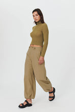 Load image into Gallery viewer, ROWIE PARACHUTE PANTS ECRU OLIVE
