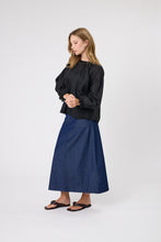 Load image into Gallery viewer, MARLOW POINTE BLOUSE BLACK
