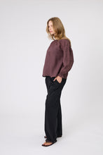Load image into Gallery viewer, MARLOW POINTE BLOUSE BORDEAUX