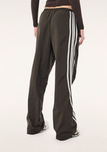 Load image into Gallery viewer, P.E NATION RADIUS PANT COFFEE/WHISPER WHITE