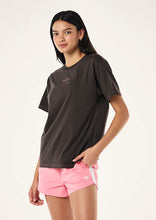 Load image into Gallery viewer, P.E NATION SHIFT TEE SMOKESTONE