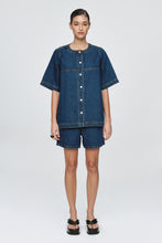 Load image into Gallery viewer, MARLE SHORT SLEEVE SEAM SHIRT CLASSIC BLUE
