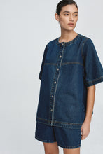 Load image into Gallery viewer, MARLE SHORT SLEEVE SEAM SHIRT CLASSIC BLUE