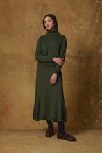 Load image into Gallery viewer, STANDARD ISSUE MERINO CROP FUNNEL NECK LODEN
