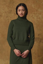 Load image into Gallery viewer, STANDARD ISSUE MERINO CROP FUNNEL NECK LODEN
