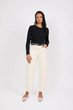 Load image into Gallery viewer, MARLOW THE CURVE BARREL JEAN ECRU
