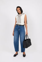 Load image into Gallery viewer, MARLOW THE CURVE BARREL JEAN TRUE BLUE