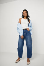 Load image into Gallery viewer, MARLOW THE CURVE BARREL JEAN TRUE BLUE