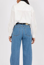 Load image into Gallery viewer, MARLOW THE CURVE BARREL JEAN VINTAGE MID WASH