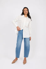 Load image into Gallery viewer, MARLOW THE CURVE BARREL JEAN VINTAGE MID WASH