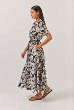 Load image into Gallery viewer, TUESDAY GODET SHIRT DRESS BLACK FLORAL