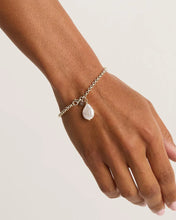 Load image into Gallery viewer, BY CHARLOTTE SILVER EMBRACE STILLNESS PEARL BRACELET