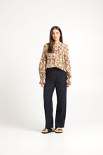 Load image into Gallery viewer, TUESDAY BRADY TOP HARVEST FLORAL