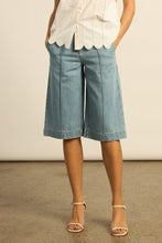 Load image into Gallery viewer, ZOE KRATZMANN COMPASS SHORT LIGHT WASHED DENIM
