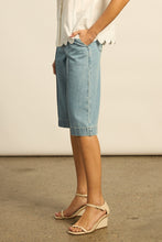 Load image into Gallery viewer, ZOE KRATZMANN COMPASS SHORT LIGHT WASHED DENIM