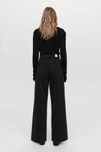 Load image into Gallery viewer, MARLE CURVE SEAM JEAN WASHED BLACK