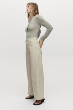 Load image into Gallery viewer, MARLE CURVE SEAM JEAN PARSNIP