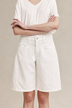 Load image into Gallery viewer, MARLE CROSS STITCH JEAN SHORT BLANC