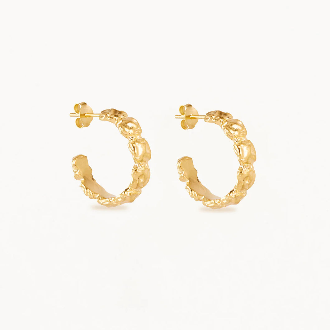 GOLD ALL KINDS OF BEAUTIFUL HOOPS