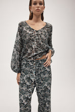 Load image into Gallery viewer, MARLE EVERLY TOP FLORA MARBLE