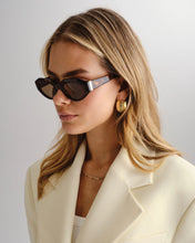 Load image into Gallery viewer, LUV LOU THE GOLDIE TORT