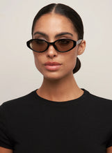 Load image into Gallery viewer, OTRA IVY SUNGLASS BLACK OLIVE