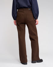 Load image into Gallery viewer, KNEWE ROXIE JEAN CHOCOLATE