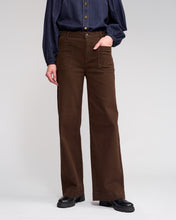 Load image into Gallery viewer, KNEWE ROXIE JEAN CHOCOLATE