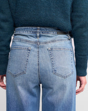 Load image into Gallery viewer, KNEWE GOLDIE JEAN WASHED DENIM