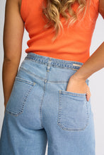 Load image into Gallery viewer, KNEWE ZURI SHORT LIGHT WASH DENIM