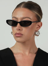 Load image into Gallery viewer, OTRA LULU SUNGLASS BLACK SMOKE