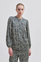Load image into Gallery viewer, SECOND FEMALE  LUNA PRINTED SHIRT
