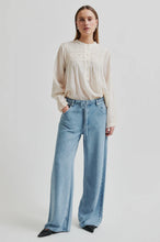 Load image into Gallery viewer, SECOND FEMALE MAISE BUTTON FRONT BLOUSE TOFU