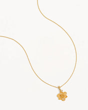 Load image into Gallery viewer, BY CHARLOTTE BIRTH FLOWER NECKLACE - NARCISSUS DECEMBER