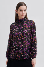 Load image into Gallery viewer, SECOND FEMALE POINT SHIRT