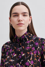 Load image into Gallery viewer, SECOND FEMALE POINT SHIRT