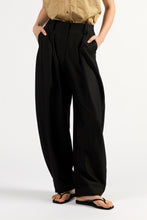 Load image into Gallery viewer, TUESDAY RICKI BARREL LEG PANTS BLACK