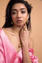 Load image into Gallery viewer, LEDORÉ SPLASH FLASK NECKLACE