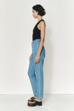 Load image into Gallery viewer, MARLE STRAIGHT LEG JEAN VINTAGE BLUE