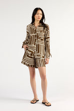 Load image into Gallery viewer, TUESDAY UMPIRE SHORT CHOC GEO