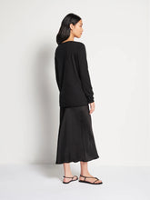 Load image into Gallery viewer, JULIETTE HOGAN LOUNGE V-NECK LS T BLACK