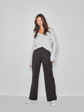 Load image into Gallery viewer, JULIETTE HOGAN LOUNGE V-NECK L/S T WHITE