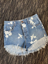 Load image into Gallery viewer, PRE LOVED ONE TEASPOON SHORTS / 27