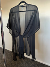 Load image into Gallery viewer, PRE LOVED NES KIMONO / OS