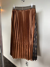 Load image into Gallery viewer, PRE LOVED CURATE SKIRT / M