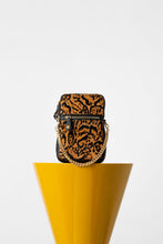 Load image into Gallery viewer, VASH IBIZA PHONE POUCH LEOPARD

