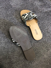 Load image into Gallery viewer, PRE LOVED ANACAPRIS | 36