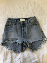 Load image into Gallery viewer, PRE LOVED ONE TEASPOON SHORTS