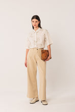 Load image into Gallery viewer, INDI &amp; COLD MAGNOLIA TOP KHAKI
