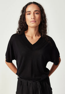 UNTOUCHED WORLD CAMILLE V TEE BLACK